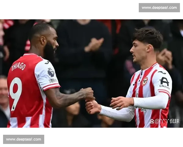 曼联对决曼城：红蓝巅峰之战引爆英超争冠格局风云骤起暗流涌动势