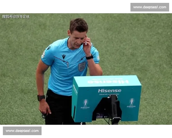 点球判罚争议再起裁判尺度与规则解读引发赛场风波舆论热议持续升温